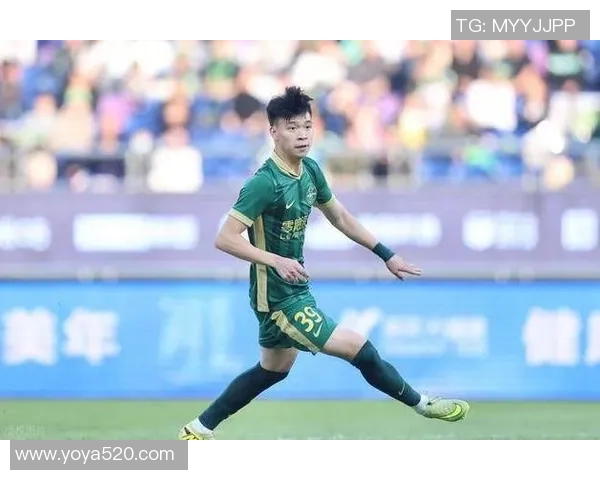 新一代足球明星崛起00后球员展现青春风采与无限潜力